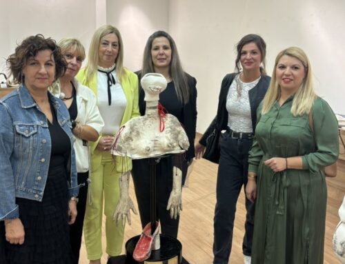 Ένα δυνατό μήνυμα κατά της έμφυλης βίας, με τον πιο… «ανάγλυφο» τρόπο, από την Εικαστικό Έλενα Στεργίου