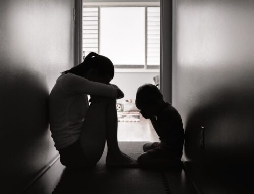 Αριθμοί-σοκ για την ενδοοικογενειακή βία στην Ελλάδα τους τελευταίους 10 μήνες – Πλειοψηφία οι γυναίκες θύματα